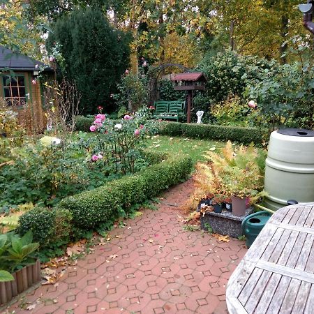 Ruhige, Gemuetliche 1-Zimmer Gartenwohnung Fuer 2 Erwachsene Любек Экстерьер фото