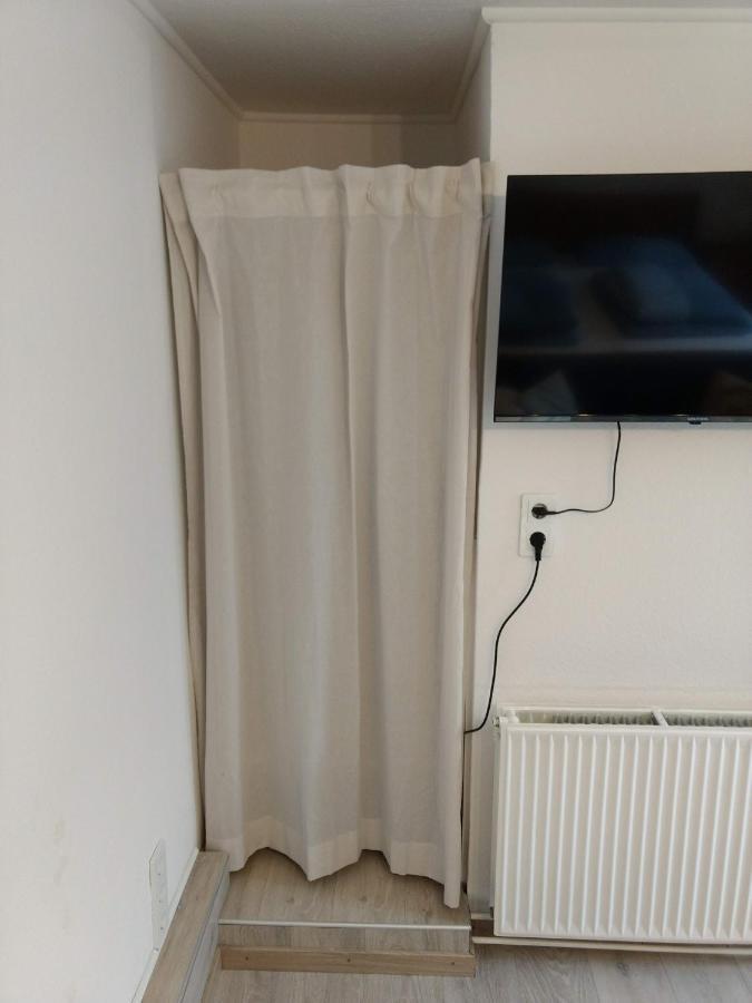 Ruhige, Gemuetliche 1-Zimmer Gartenwohnung Fuer 2 Erwachsene Любек Экстерьер фото